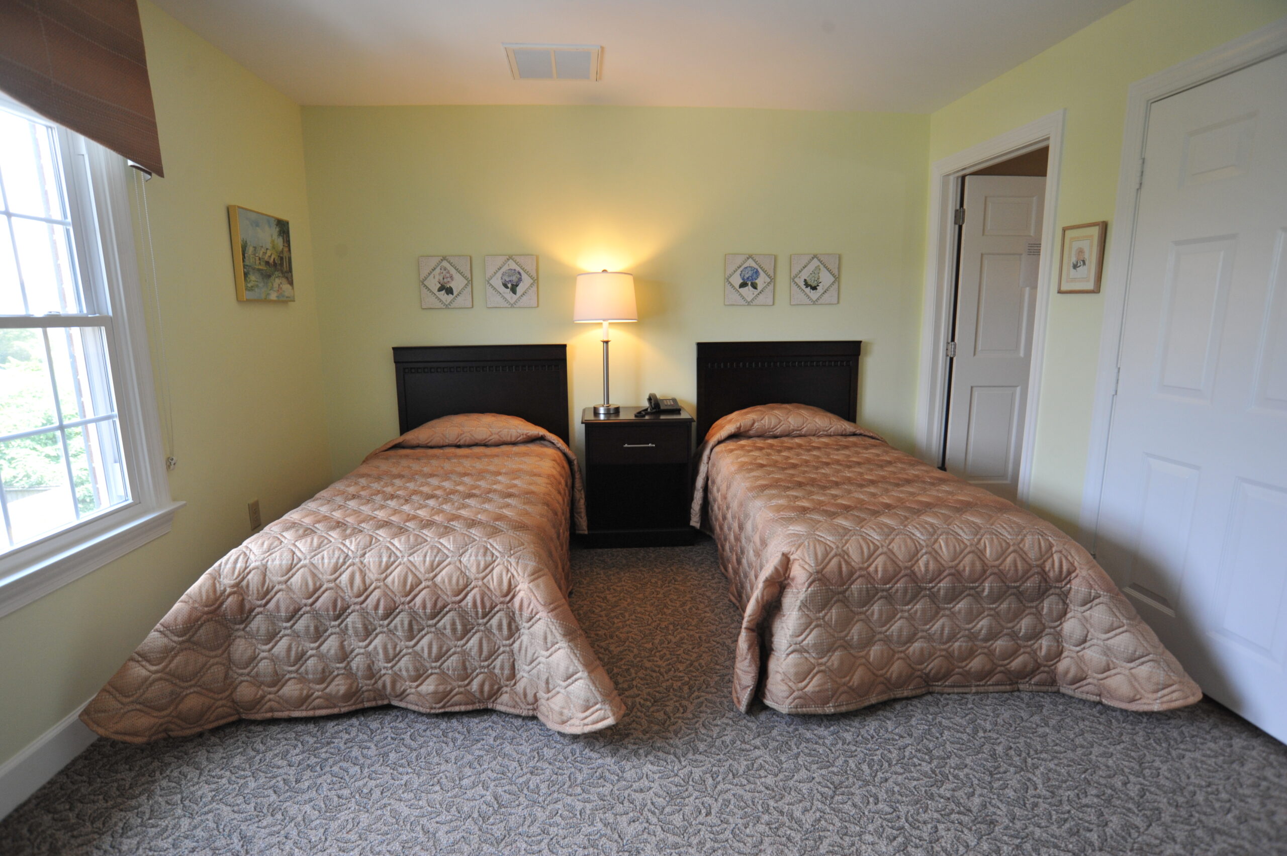 Guest Room2